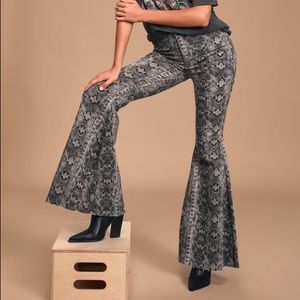 Free people snake print BELL BOTTOM JEAN